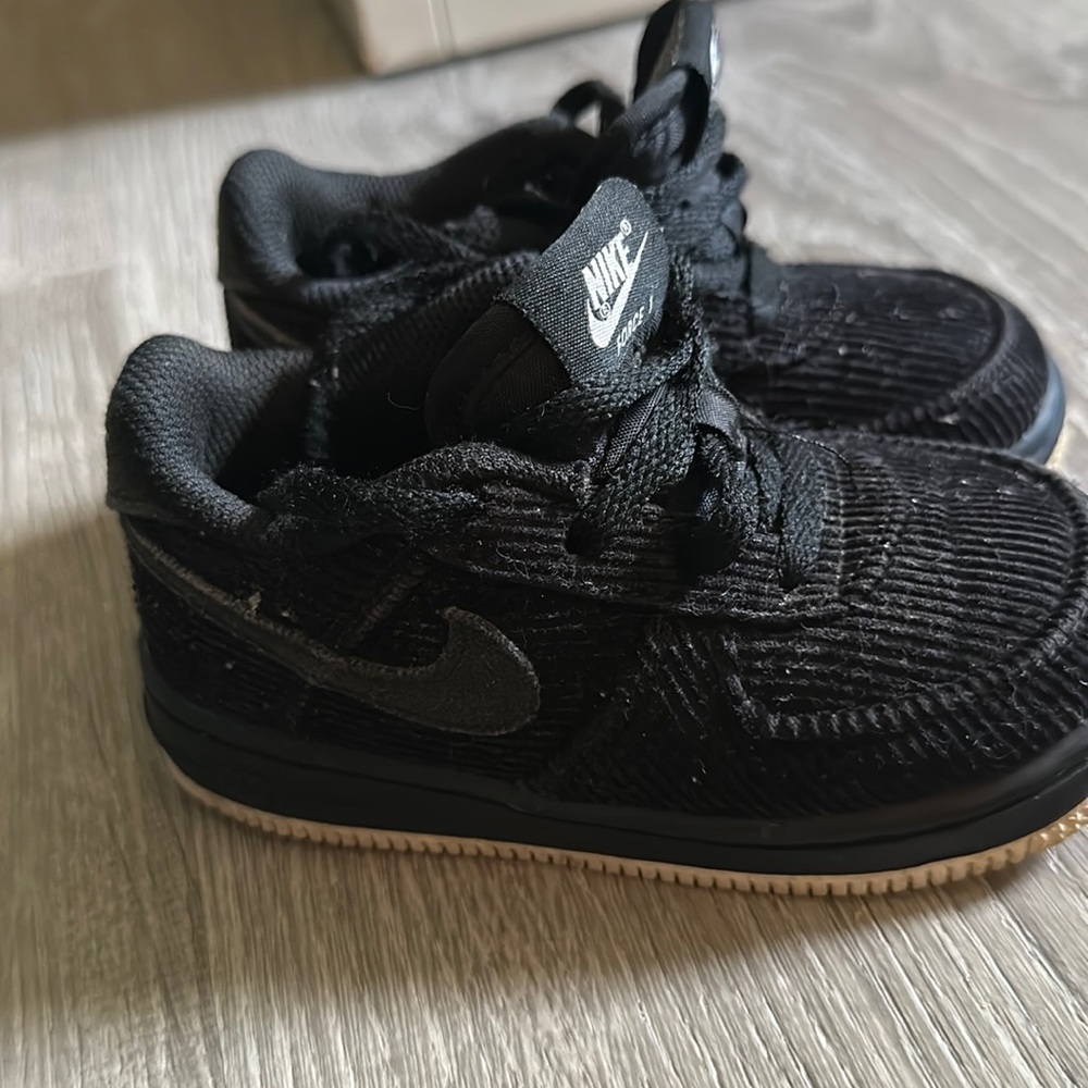 Nike corduroy sneaker